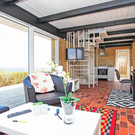 Two-bedroom With Sea View In Sjaellands Odde *